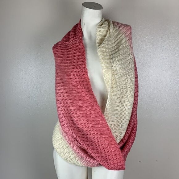 Beautiful infinity scarf tie dye pink - Picture 4 of 6